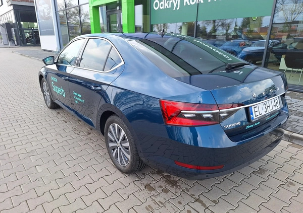 Skoda Superb cena 185900 przebieg: 3000, rok produkcji 2023 z Krzanowice małe 154